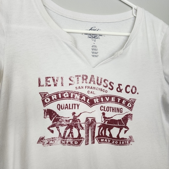 3 for $25 Levi's white ladies t-shirt medium - Picture 2 of 6